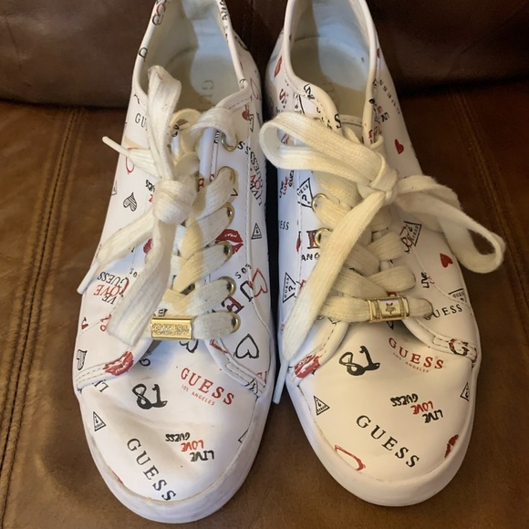 GUESS White and Red Sneakers with Playful Design - Picture 2 of 5